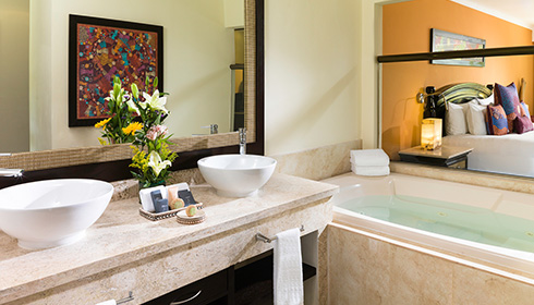 Luxury Jr. Suite bathroom Luxury Jr. Suite bathroom