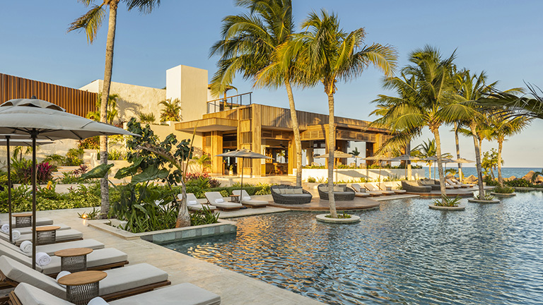 Aqua Beach Club pool
