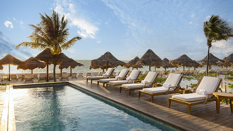 Beach pool