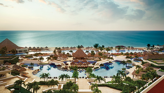 11 km from CUN airport 11 km from CUN airport