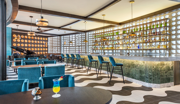 Piano bar