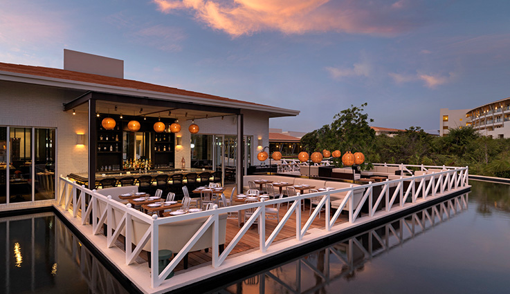 Mi Carisa Restaurant terrace