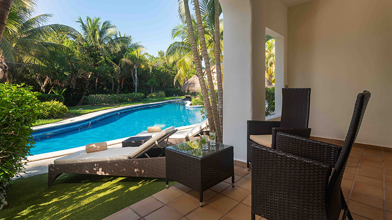 Golden Junior Suite Swim-up Golden Junior Suite Swim-up