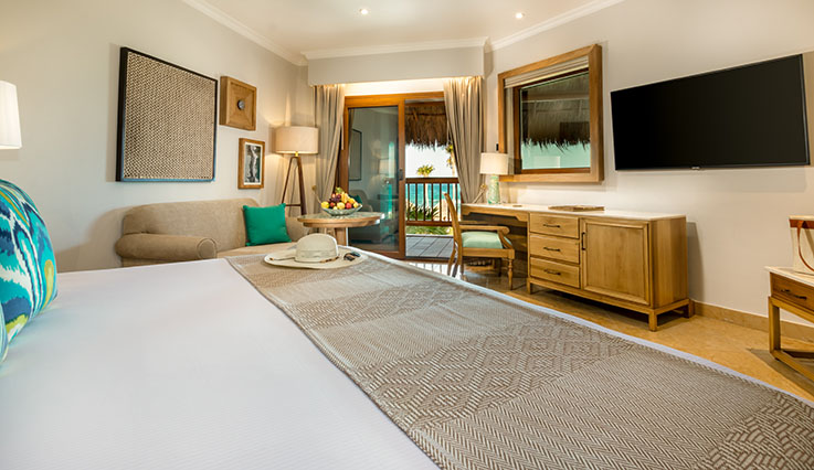 Emerald Junior Suite Oceanfront