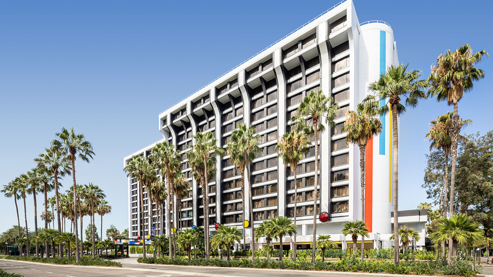 55 km from LAX airport 55 km from LAX airport