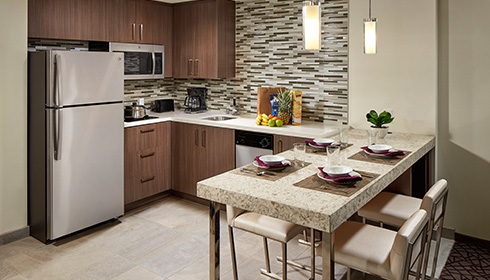Deluxe 1 Bedroom Suite - kitchen