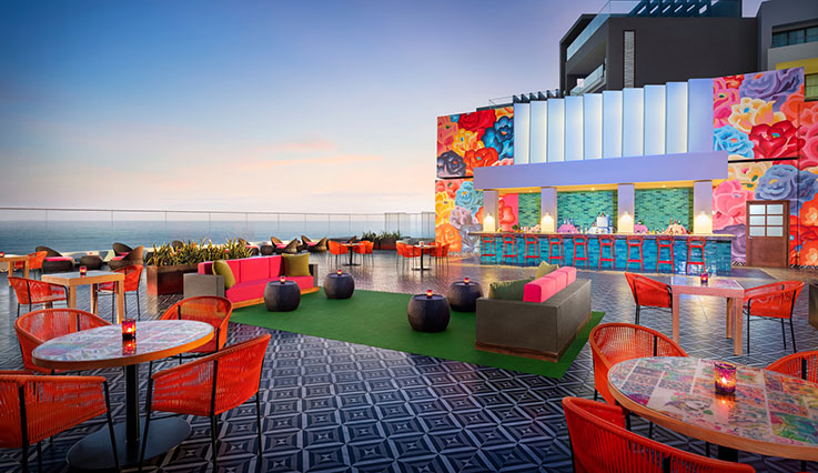 Los Gallos terrace